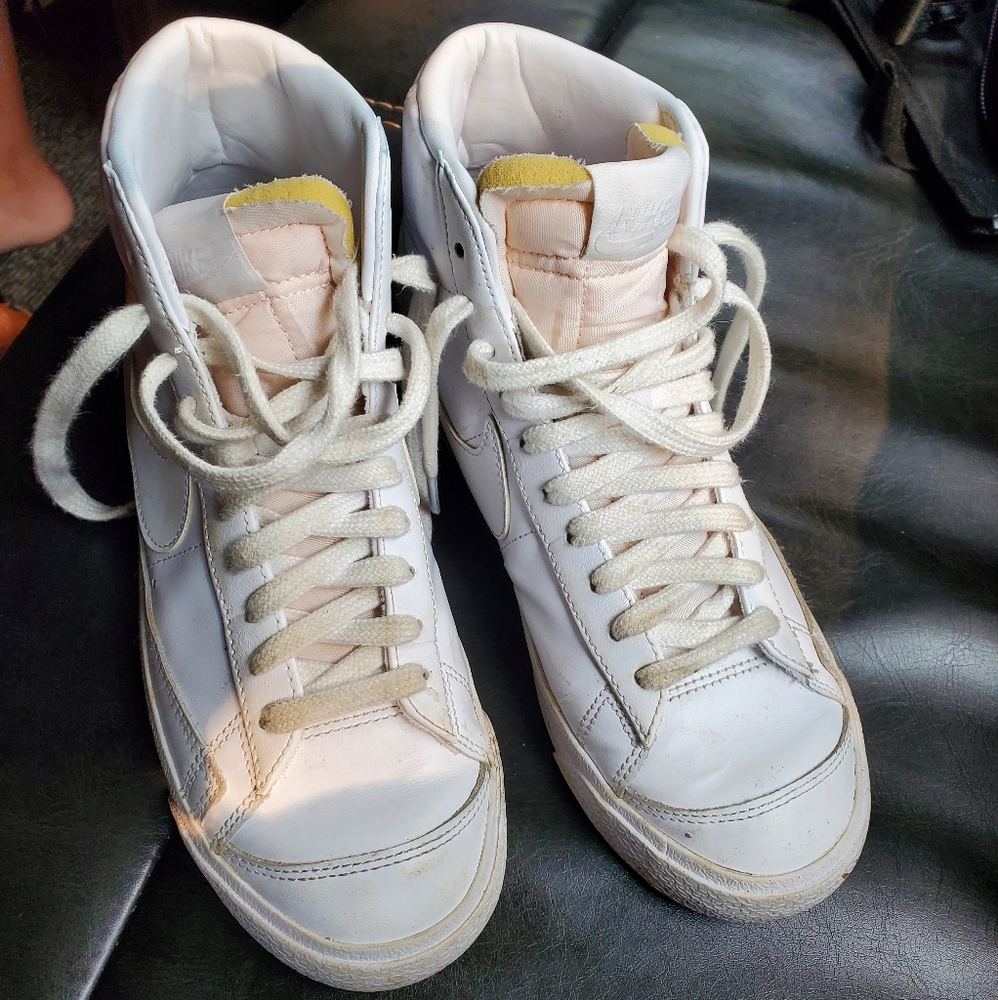 Women's size 8 nike blazers
